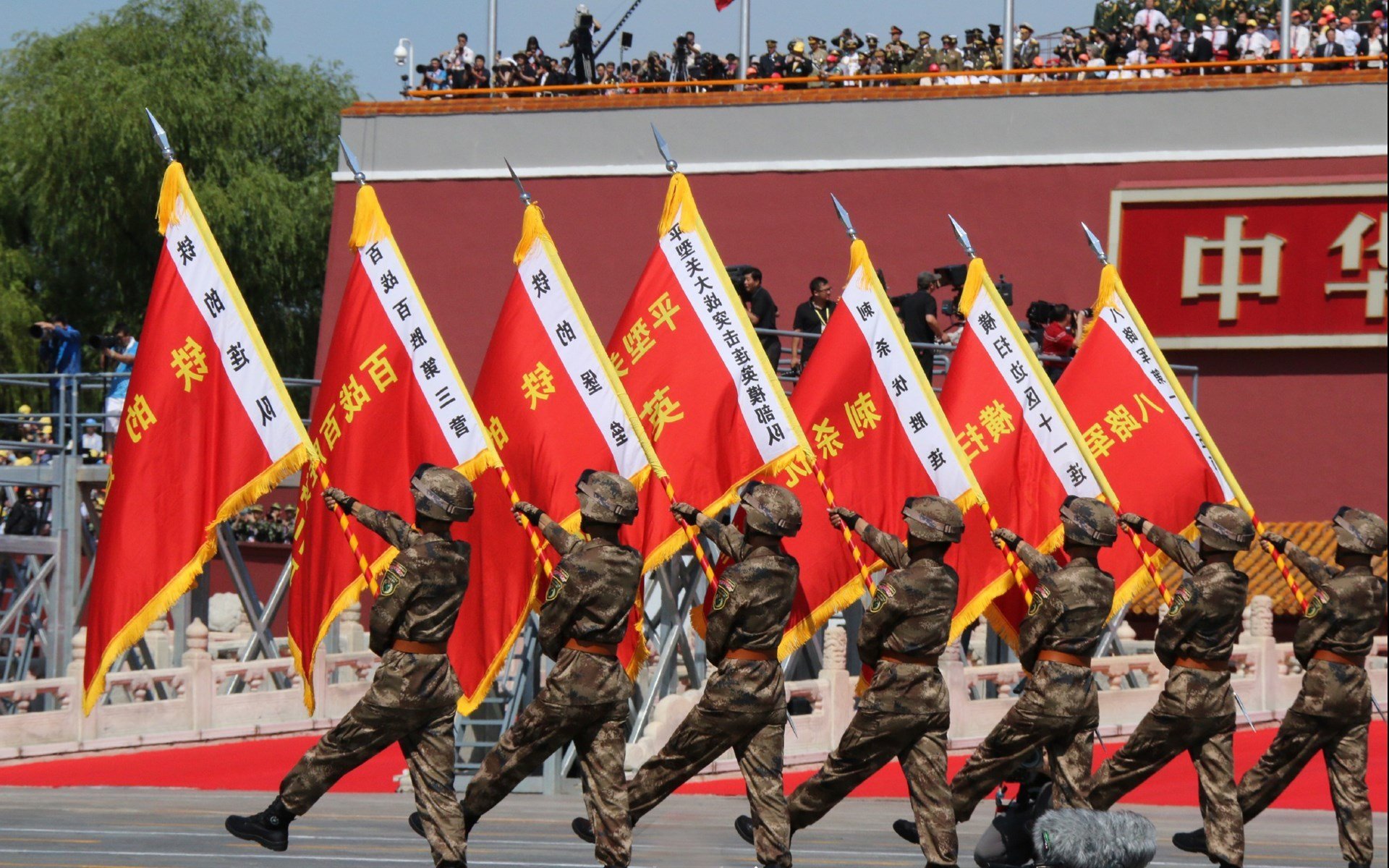 开云下载-“垒球决战激烈进行！新都赛场悬念迭起”